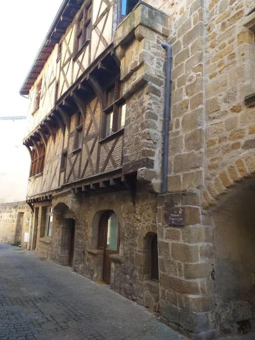 Maison De Ville Vic-le-Comte Buitenkant foto